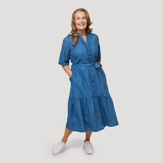 Jeansklänning med volang nertill
