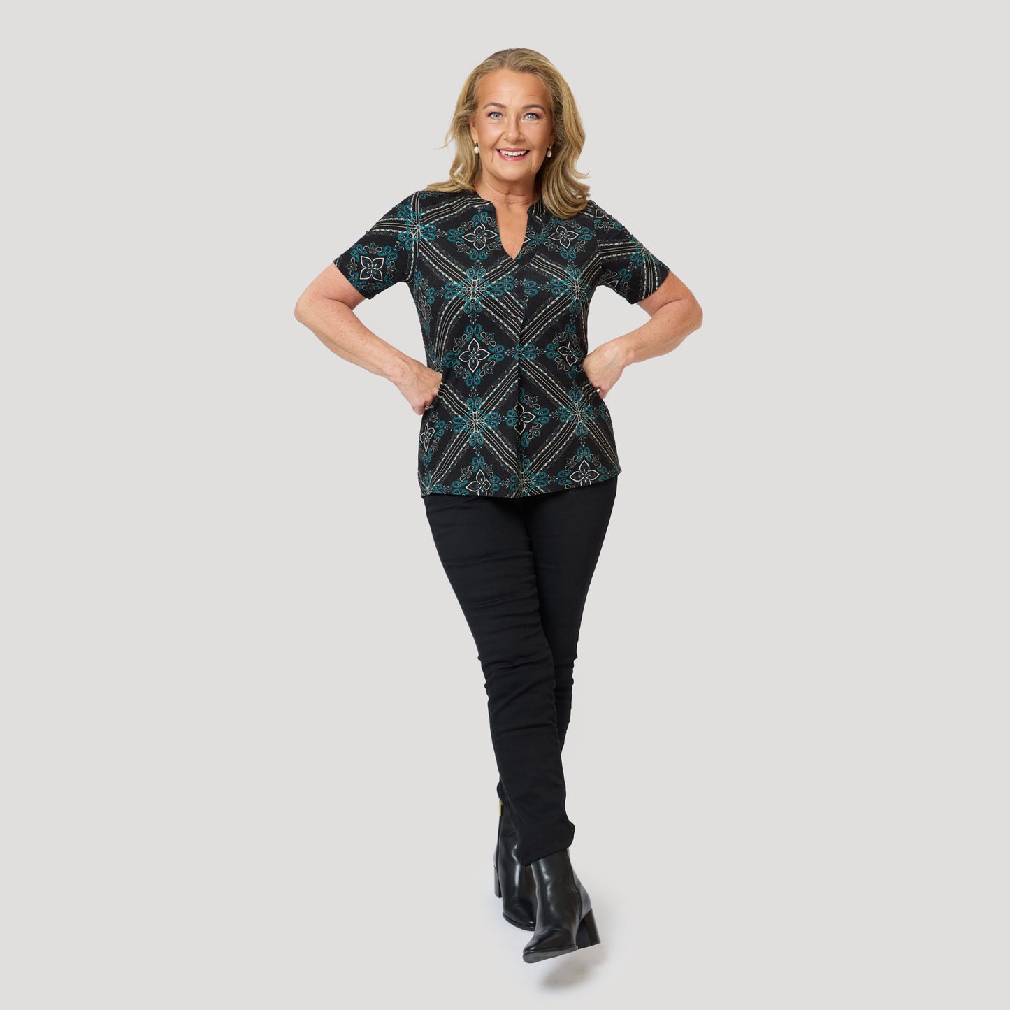 Ylva topp - Svart paisley