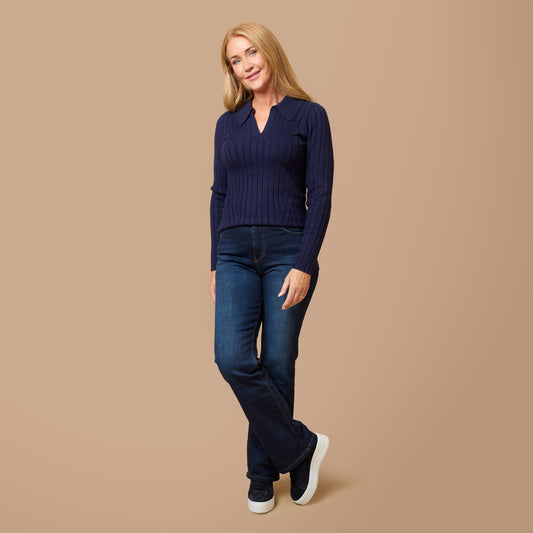 Stickad blå tröja till jeans