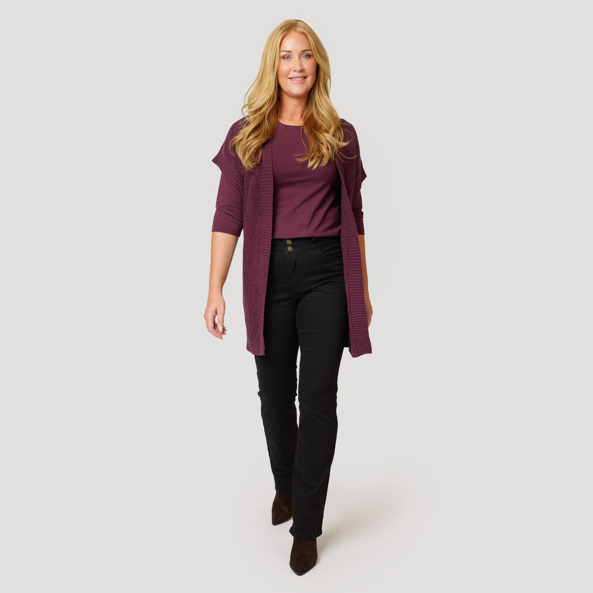 Matchande topp och cardigan till svarta jeans